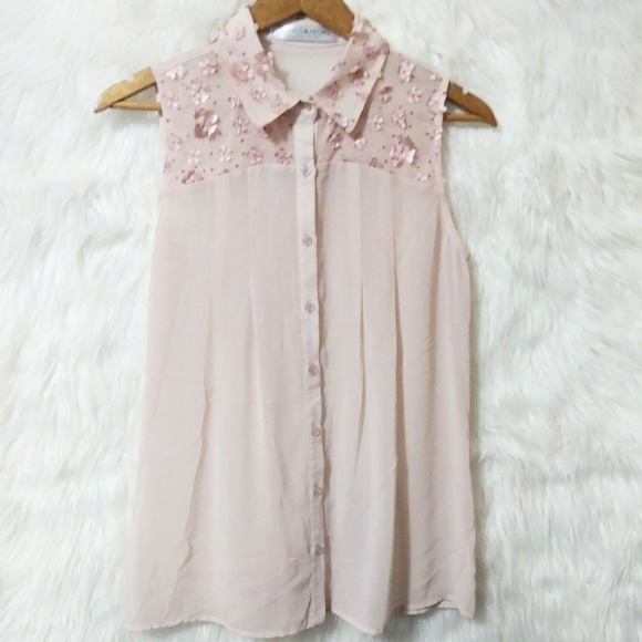 blanco & negro Tops - Final price 💖 Sheer Button Up Top 💖